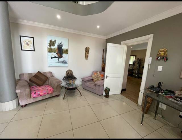 6 BEDROOM HOUSE FOR SALE IN UMHLANGA CENTRAL
